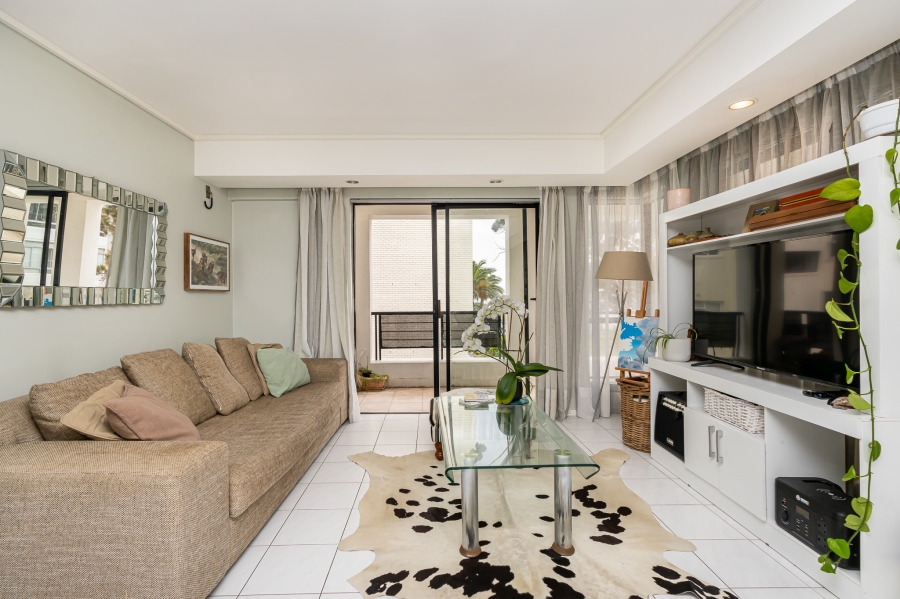 To Let 2 Bedroom Property for Rent in Sea Point Western Cape